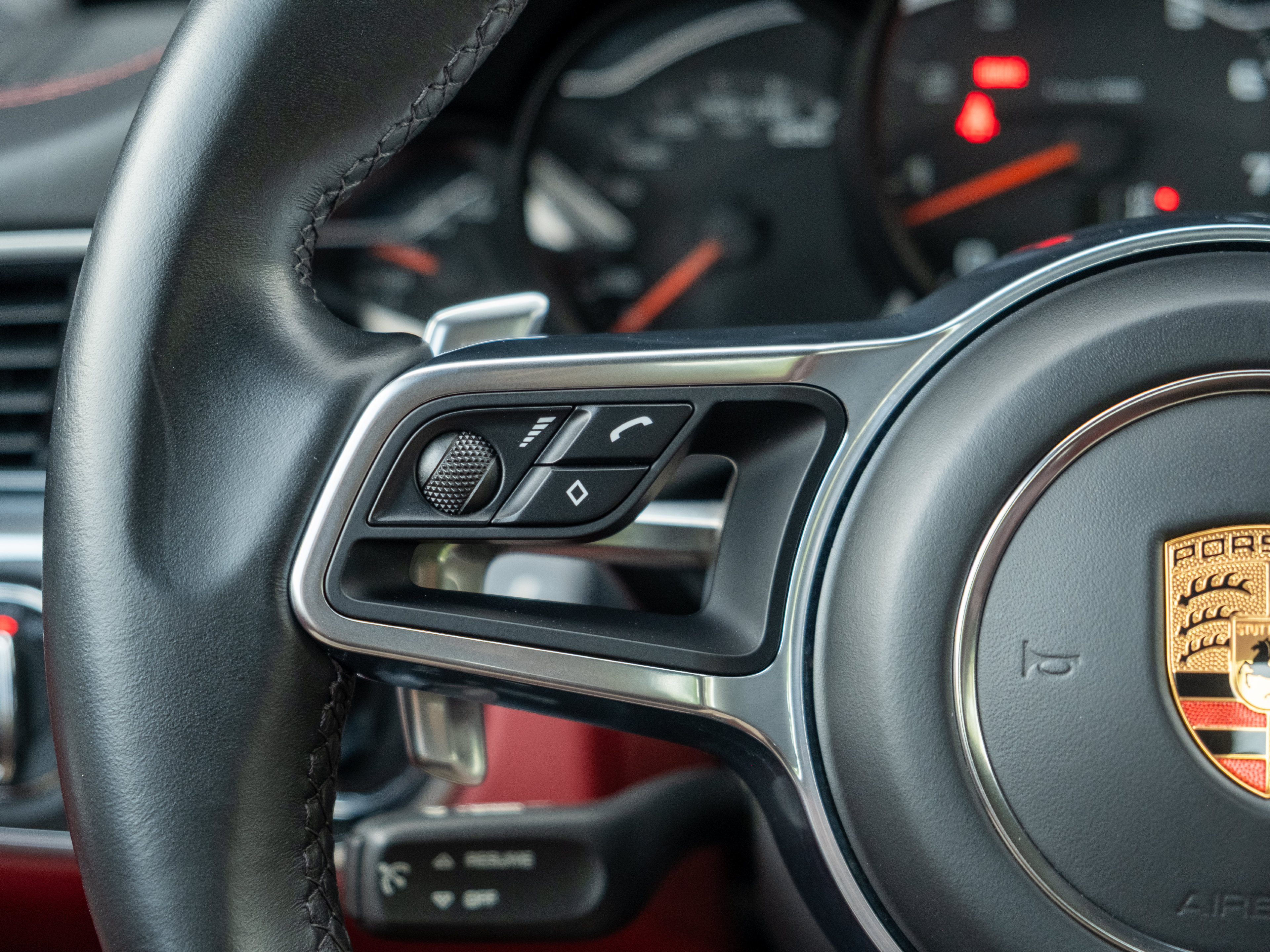 Certified 2019 Porsche 911 Carrera RWD image 25