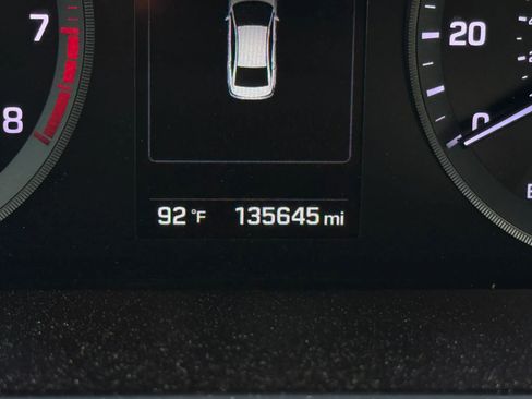 Used 2016 Hyundai Sonata Limited w/ Option Group 04 FWD image 16