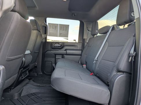 Used 2022 Chevrolet Silverado 2500 Custom w/ Custom Value Package image 15