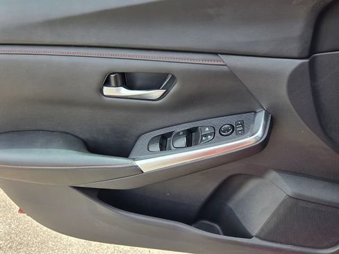 Used 2024 Nissan Sentra SR FWD image 29