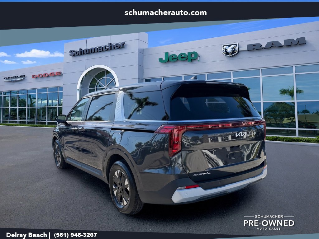 Used 2026 Kia Carnival LXS FWD image 5