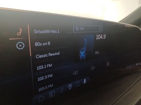 Used 2025 Cadillac XT4 Premium Luxury FWD image 26