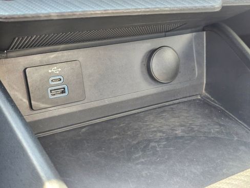 Used 2024 Ford Mustang Coupe RWD image 27