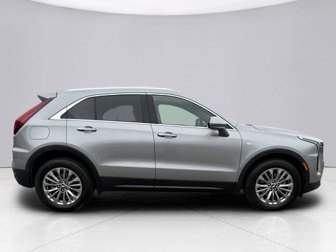 Used 2024 Cadillac XT4 Premium Luxury w/ Technology Package AWD/4WD image 17
