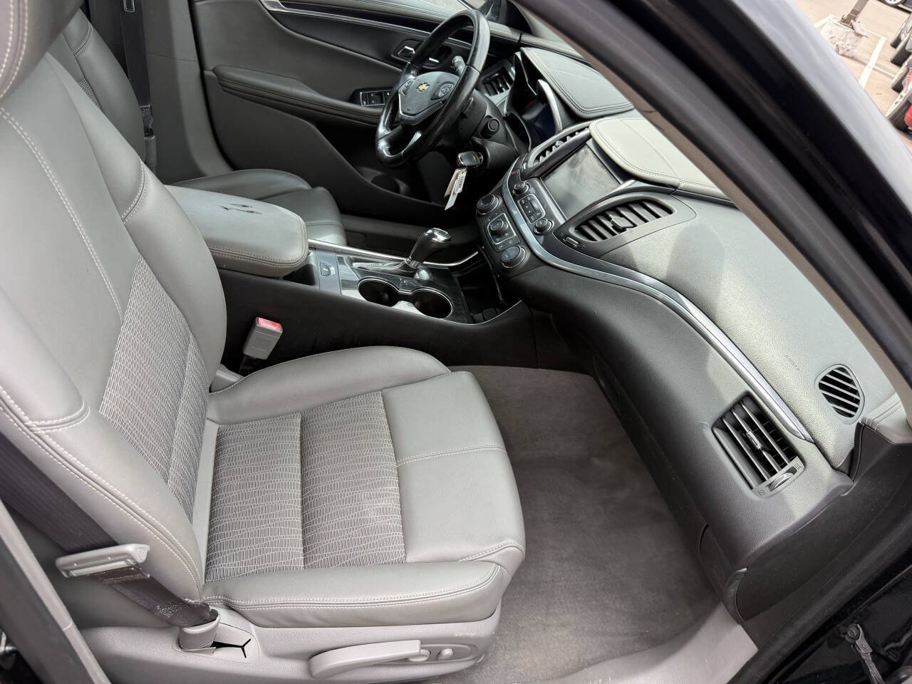 Used 2017 Chevrolet Impala LT FWD image 20