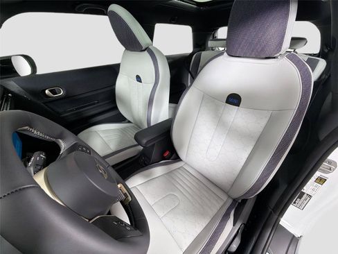 New 2026 MINI Cooper 2-Door Hardtop FWD image 19