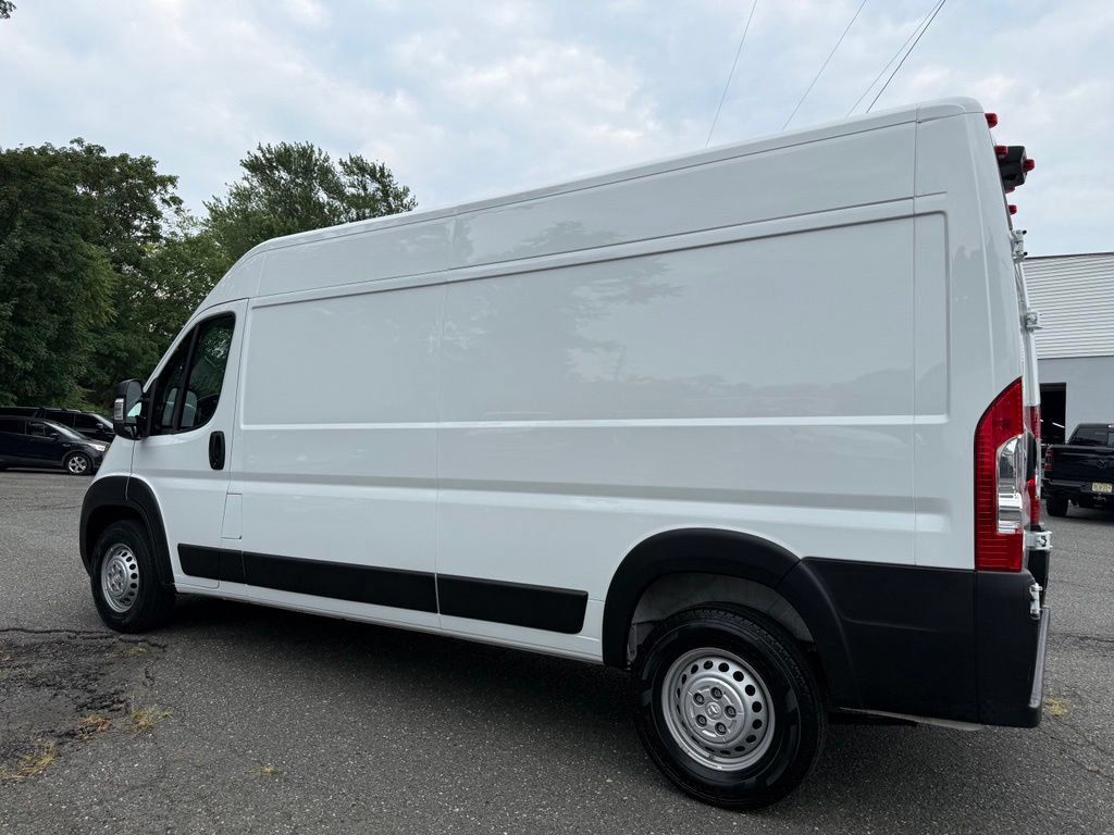 Used 2025 RAM ProMaster 2500 w/ Convenience Group FWD image 4
