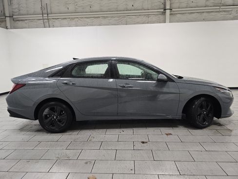 Used 2022 Hyundai Elantra SEL w/ Cargo Package image 15