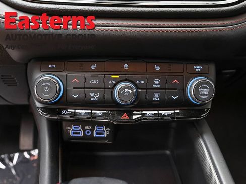 Used 2025 Dodge Durango GT RWD image 20