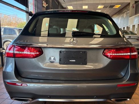 Used 2017 Mercedes-Benz E 400 4MATIC Wagon image 11