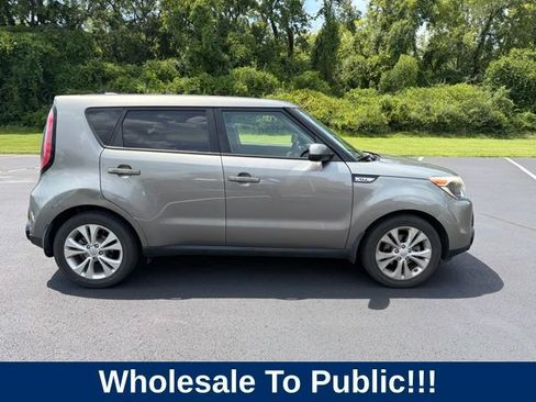 Used 2016 Kia Soul + FWD image 4