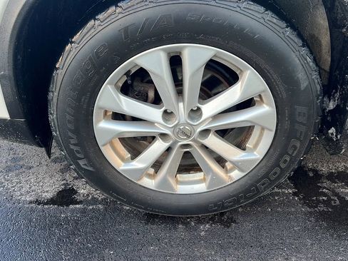 Used 2016 Nissan Rogue SV image 29