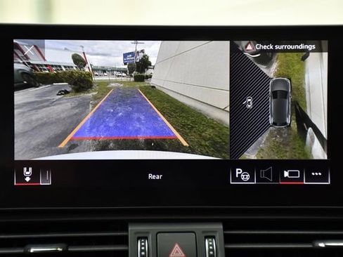 Used 2021 Audi Q5 e Prestige w/ Prestige Package image 16