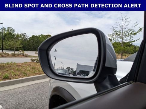 Used 2023 Nissan Rogue SV image 4