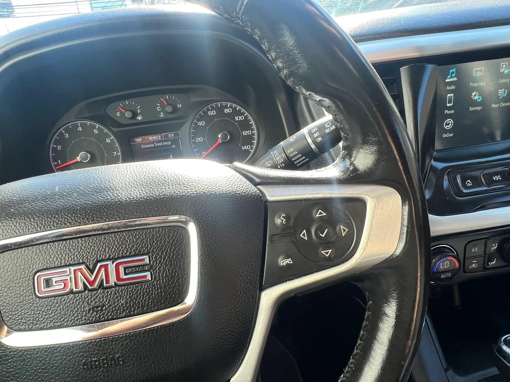 Used 2019 GMC Acadia SLE AWD/4WD image 21