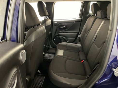 Used 2018 Jeep Renegade Altitude AWD/4WD image 8