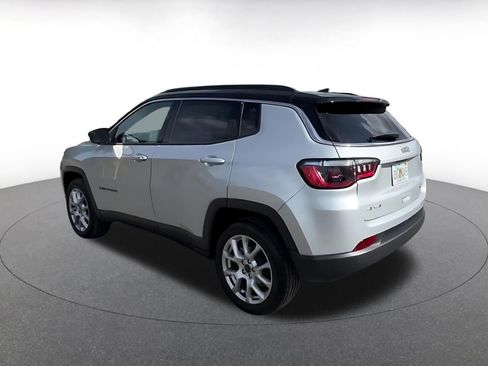 Used 2025 Jeep Compass Limited image 10