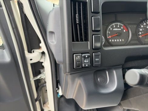 New 2025 Chevrolet Low Cab Forward image 12