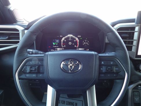 Used 2026 Toyota Tundra Limited AWD/4WD image 17