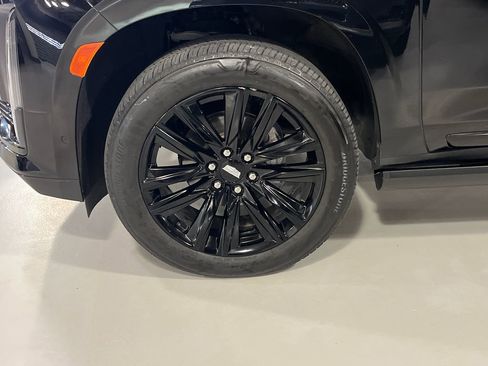 Used 2021 Cadillac Escalade Sport w/ Driver Assist Tech Package AWD/4WD image 8
