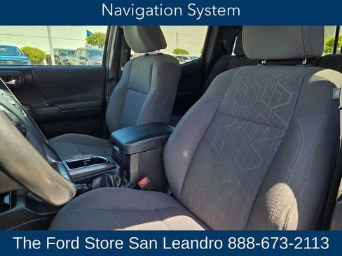 Used 2019 Toyota Tacoma TRD Sport w/ Technology Package RWD image 13