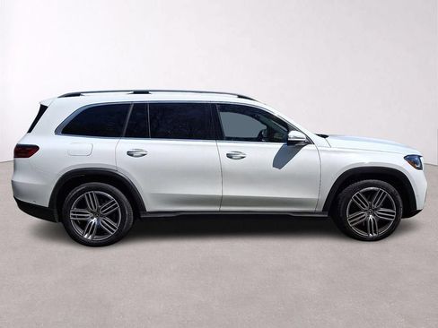 Used 2025 Mercedes-Benz GLS 450 4MATIC image 10