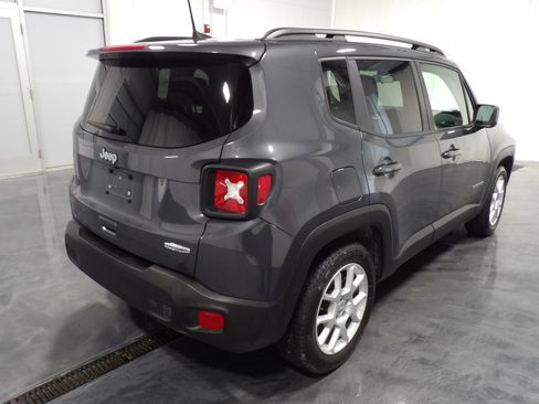Used 2021 Jeep Renegade Latitude FWD image 4
