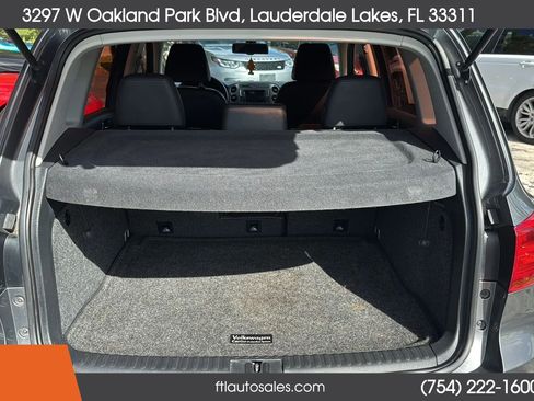 Used 2017 Volkswagen Tiguan S image 42