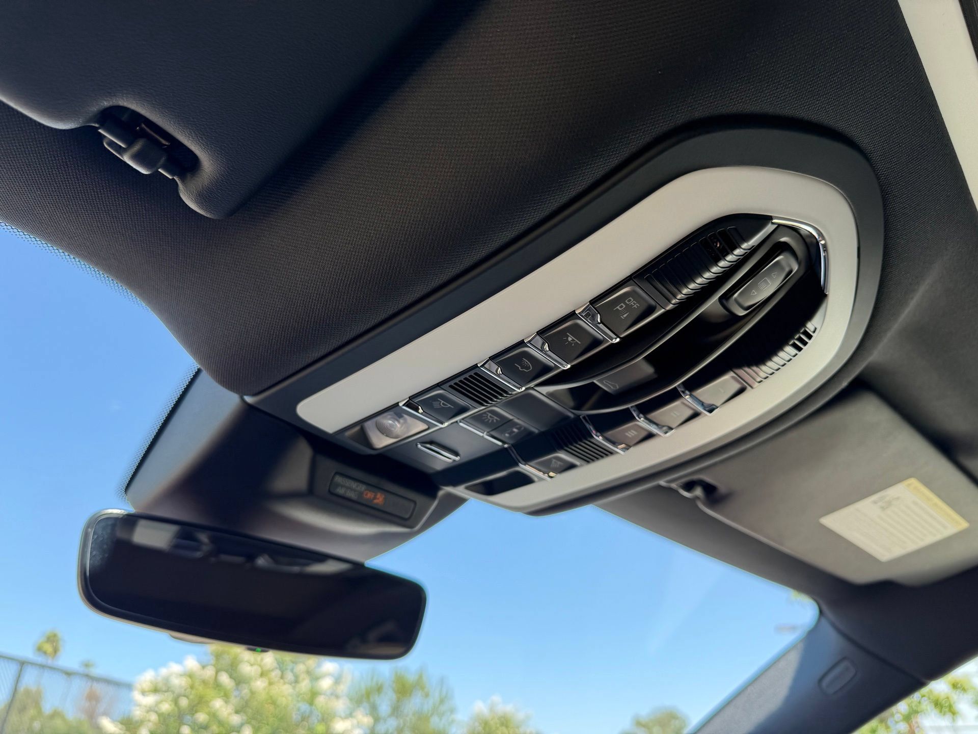 Certified 2026 Porsche Macan AWD/4WD image 18