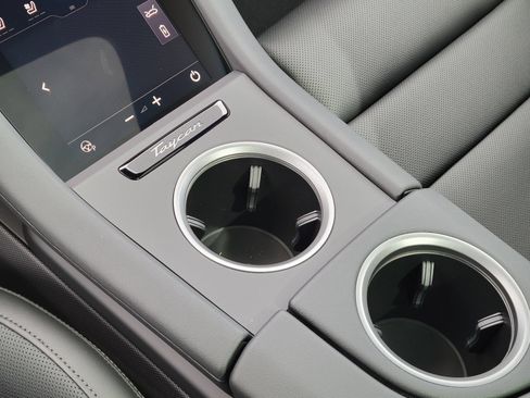 New 2026 Porsche Taycan 4S AWD/4WD image 22