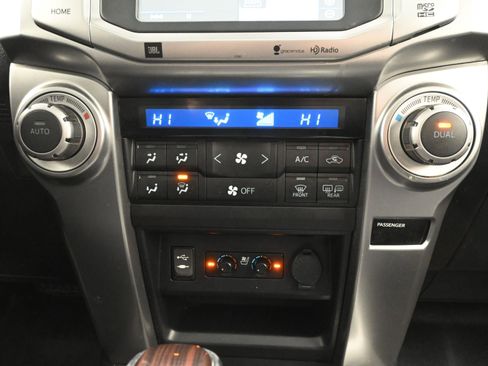Used 2014 Toyota 4Runner Limited image 17