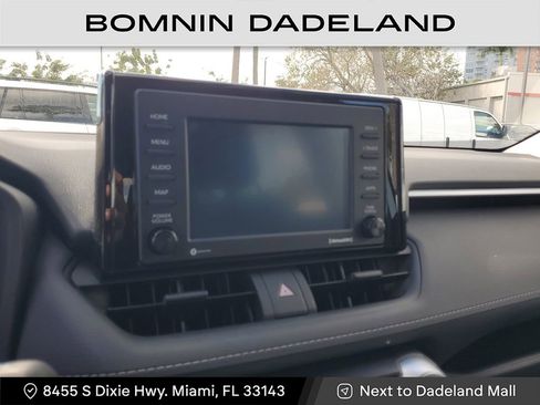 Used 2021 Toyota RAV4 LE image 19