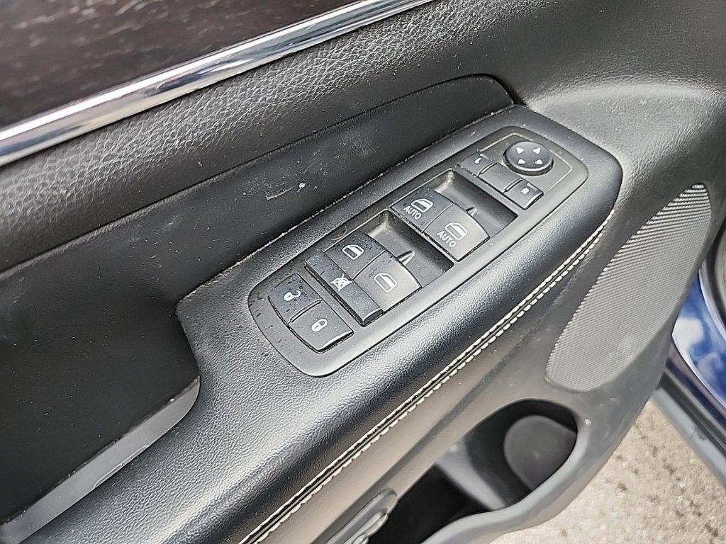 Used 2014 Jeep Grand Cherokee Limited AWD/4WD image 26