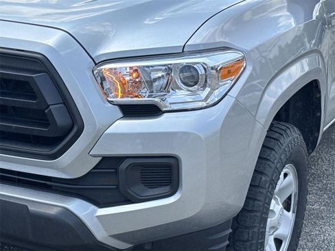Used 2022 Toyota Tacoma SR AWD/4WD image 9