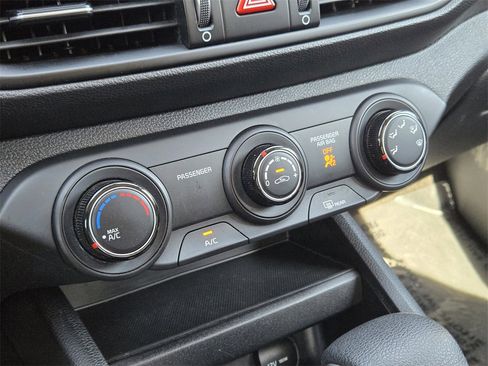 Certified 2023 Kia Forte LXS image 21