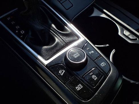 Used 2024 Kia Sportage LX image 7