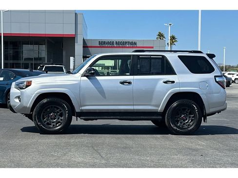 Used 2021 Toyota 4Runner Venture AWD/4WD image 7