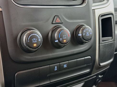 Used 2019 RAM 1500 Classic SLT AWD/4WD image 23