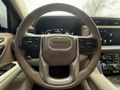 Used 2022 GMC Yukon Denali image 16