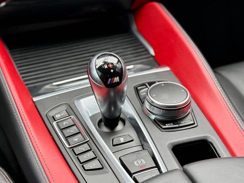 Used 2018 BMW X5 M Base AWD 4dr SUV image 21