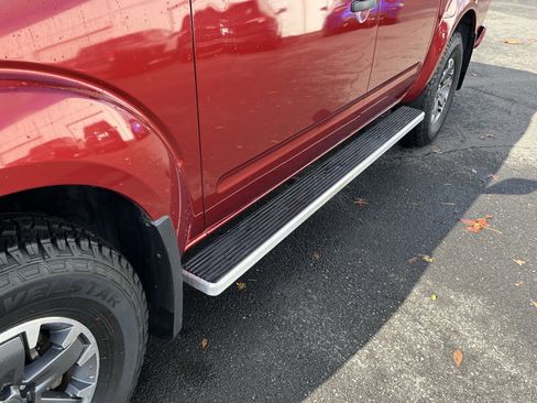 Used 2019 Nissan Frontier PRO-4X image 9