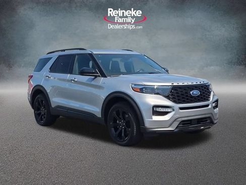 Certified 2023 Ford Explorer ST-Line AWD/4WD image 3