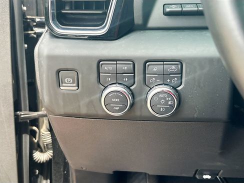 Used 2024 GMC Sierra 1500 Denali w/ Denali Reserve Package AWD/4WD image 10