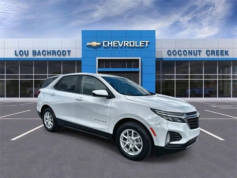 Used 2024 Chevrolet Equinox LT image 2