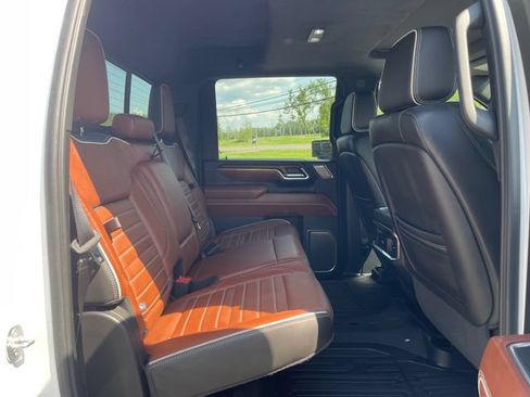 Used 2024 GMC Sierra 2500 Denali Ultimate AWD/4WD image 14