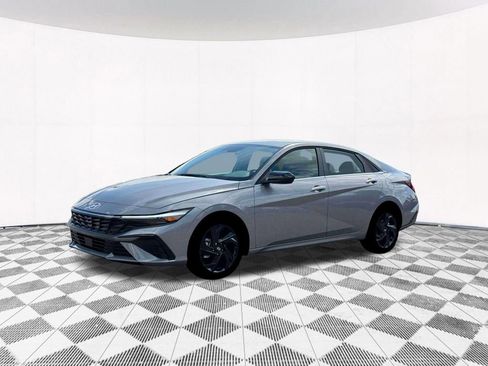 New 2026 Hyundai Elantra SEL Sport Premium FWD image 2