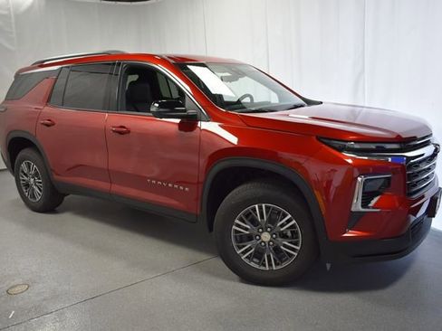 New 2026 Chevrolet Traverse LT w/ Driver Confidence Package AWD/4WD image 5