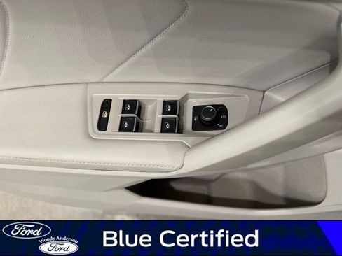 Used 2023 Volkswagen Tiguan SE image 22