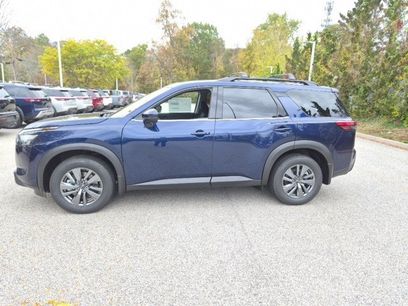 New 2025 Nissan Pathfinder SV