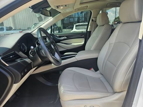 Used 2024 Buick Enclave Essence w/ Experience Buick Package FWD image 9